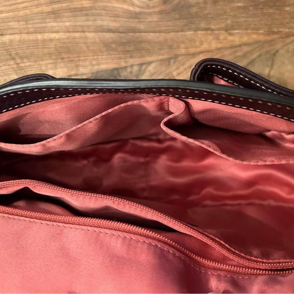 🌸Coach🌸pebble leather bag. Brown and pink stitching - Picture 8 of 16